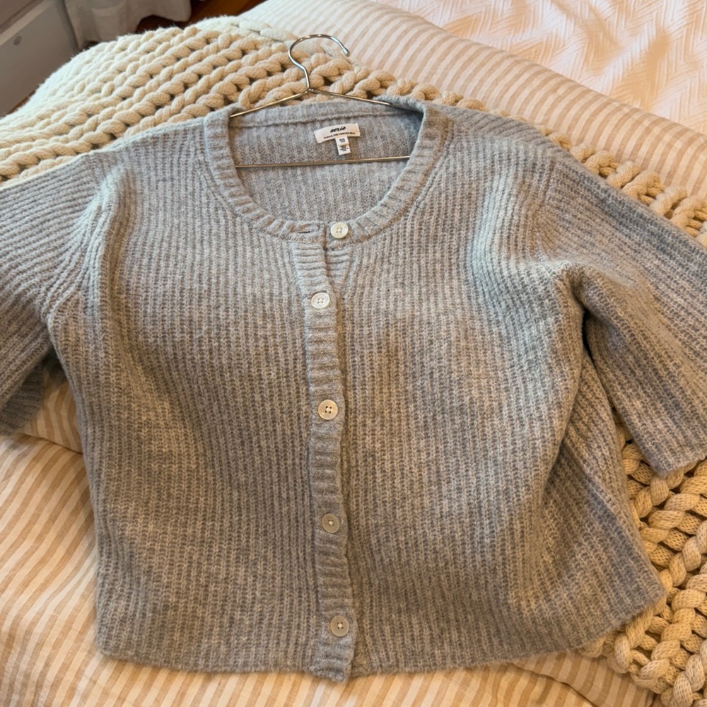 Aerie Light Gray Ribbed Knit Top
